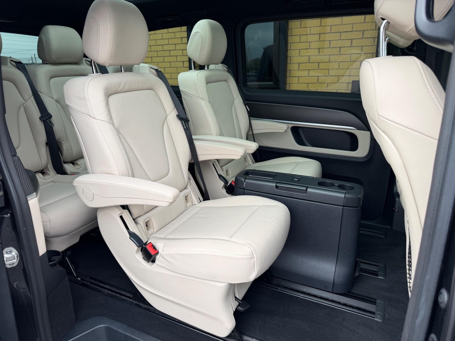 Used Mercedes-Benz V-Class 2024 for sale - 77969659: Photo 35