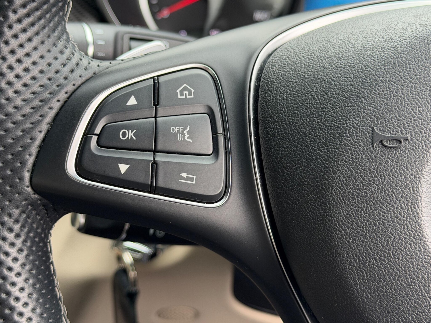 Used Mercedes-Benz V-Class 2024 for sale - 77969659: Photo 42