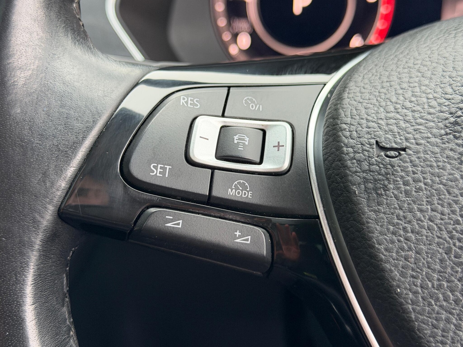 Used Volkswagen Tiguan 2018 for sale - 77015978: Photo 44