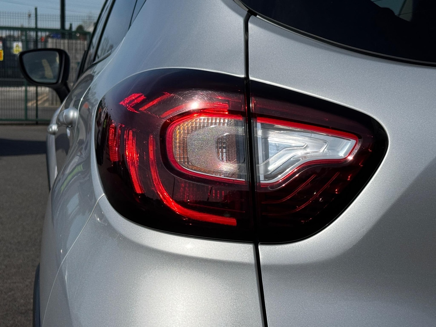 Used Renault Captur 2017 for sale - 76887202: Photo 28