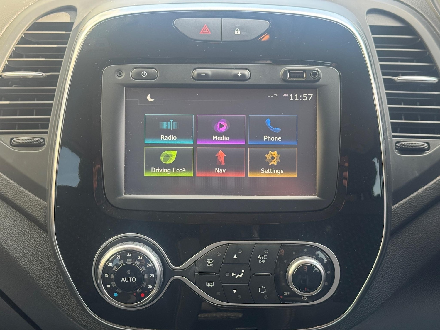 Used Renault Captur 2017 for sale - 76887202: Photo 37