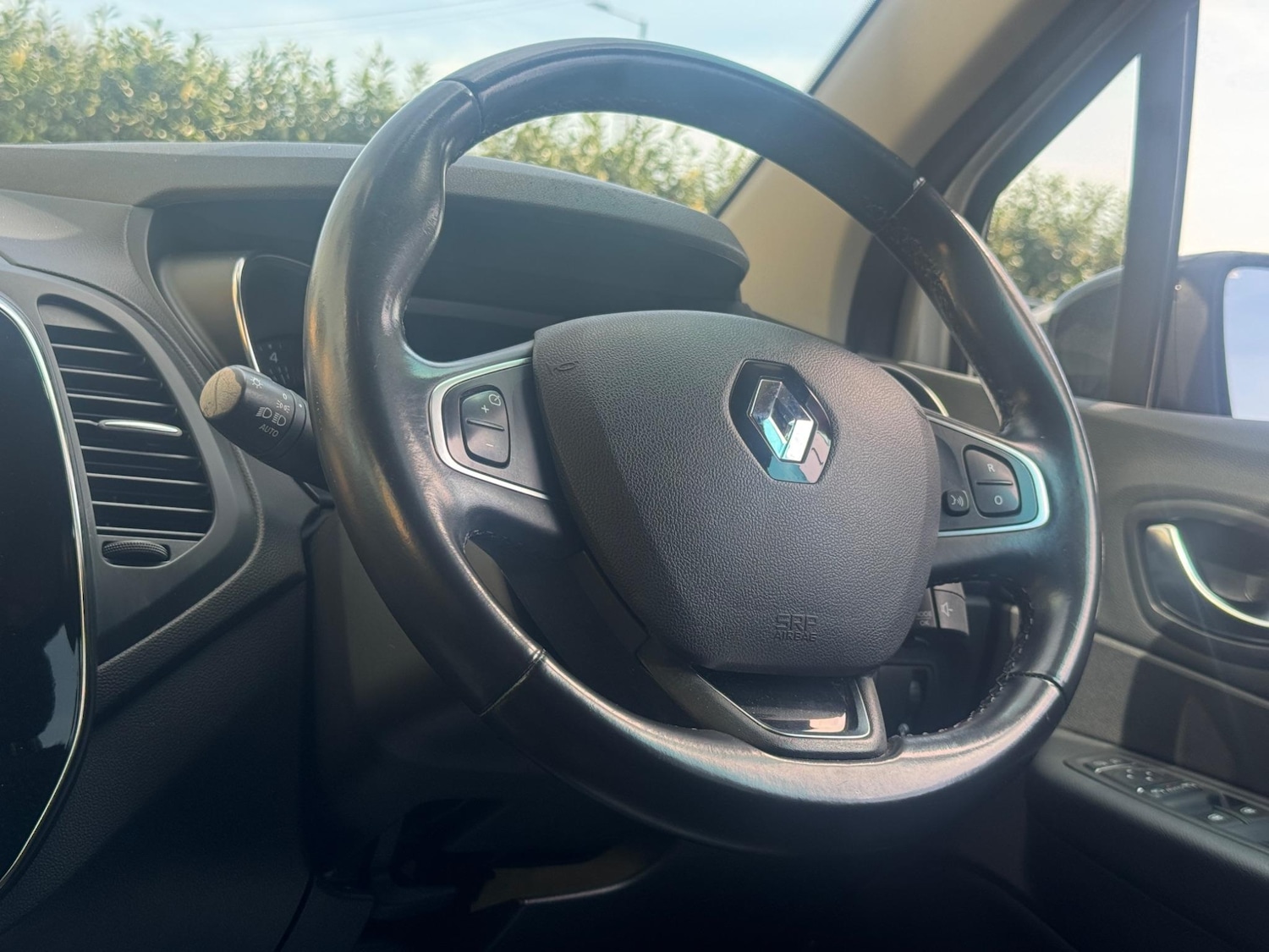 Used Renault Captur 2017 for sale - 76887202: Photo 38