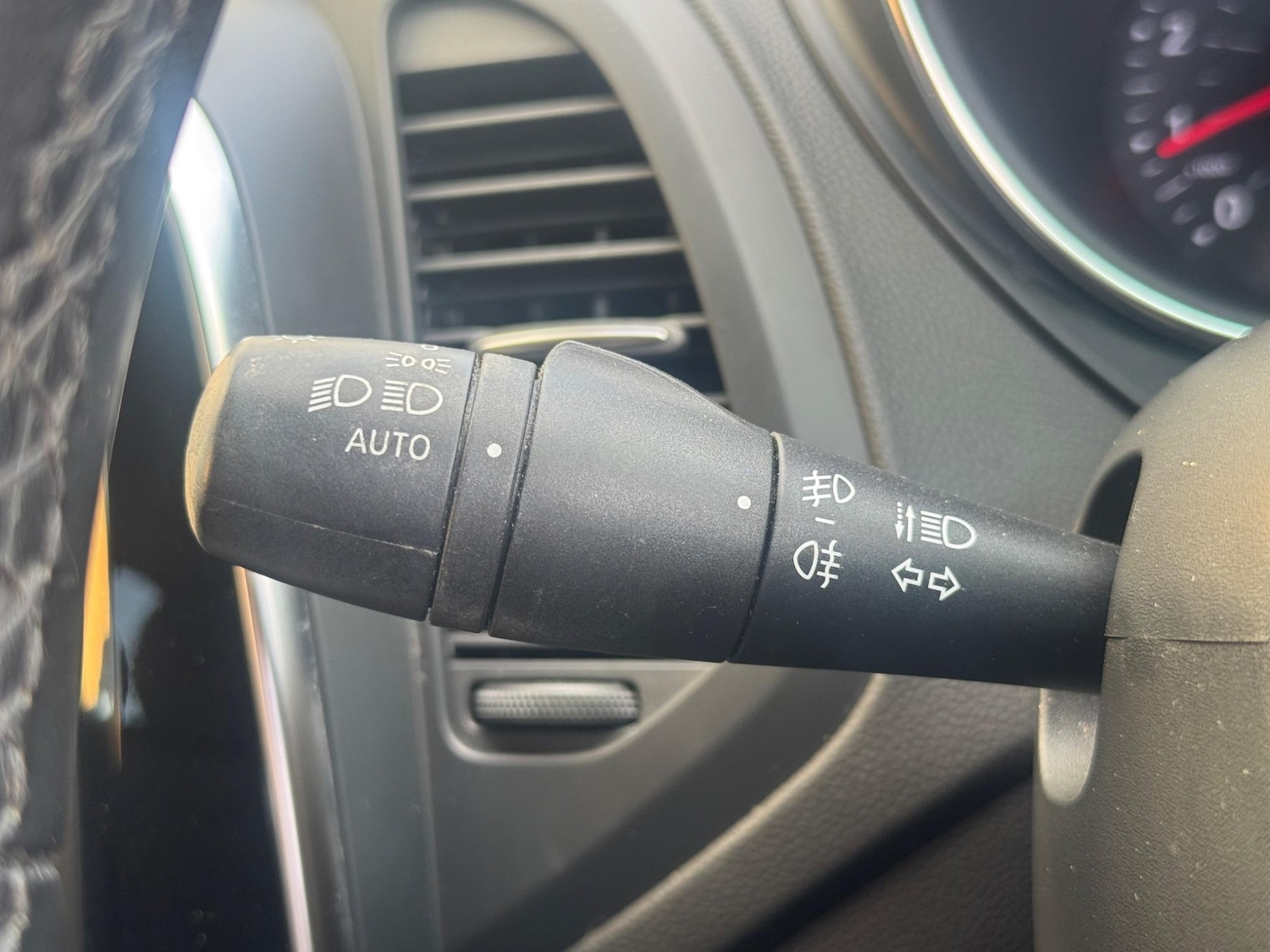 Used Renault Captur 2017 for sale - 76887202: Photo 39