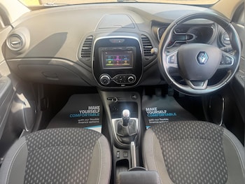 Used Renault Captur 2017 for sale - 76887202: Photo