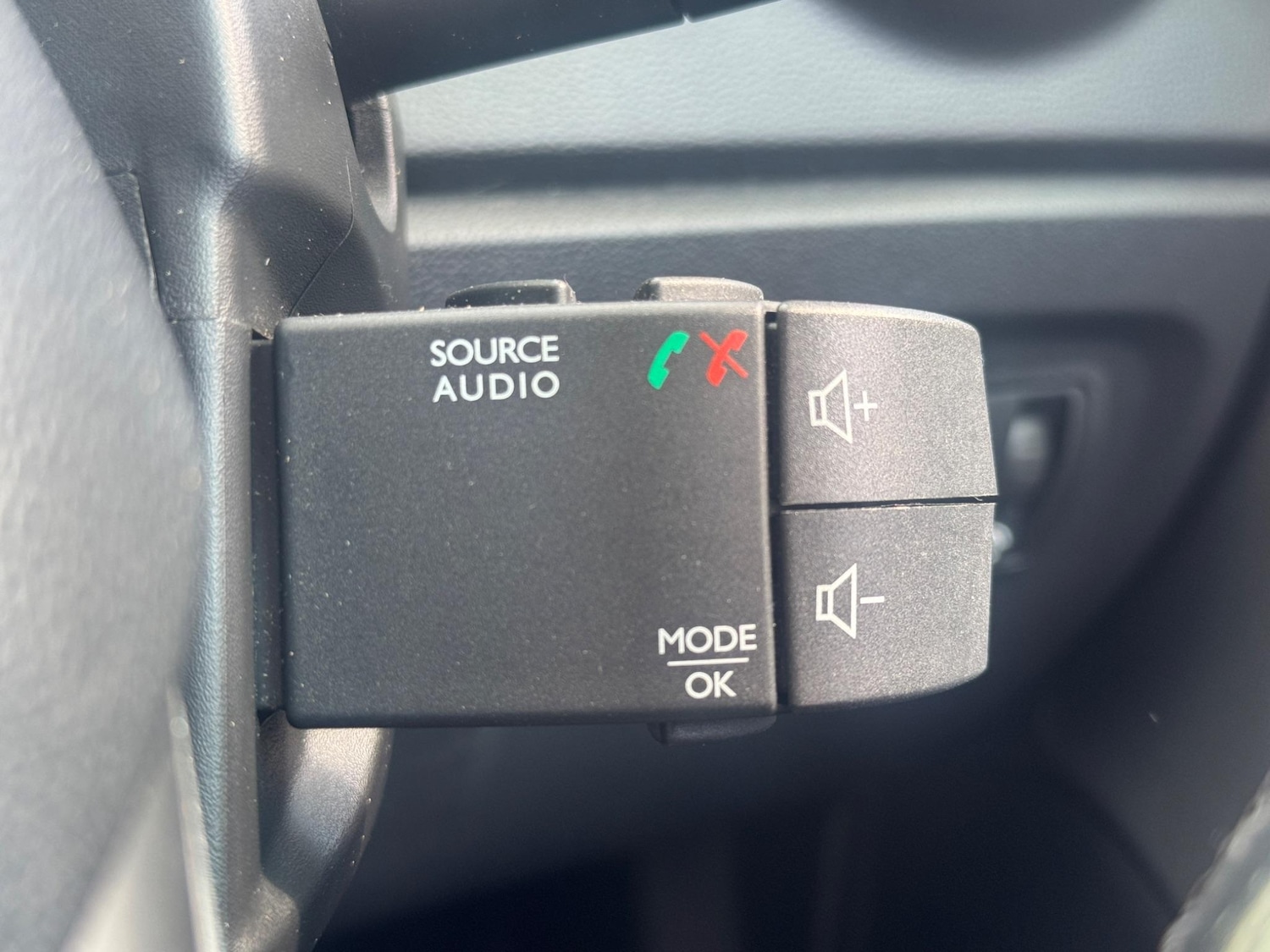 Used Renault Captur 2017 for sale - 76887202: Photo 42