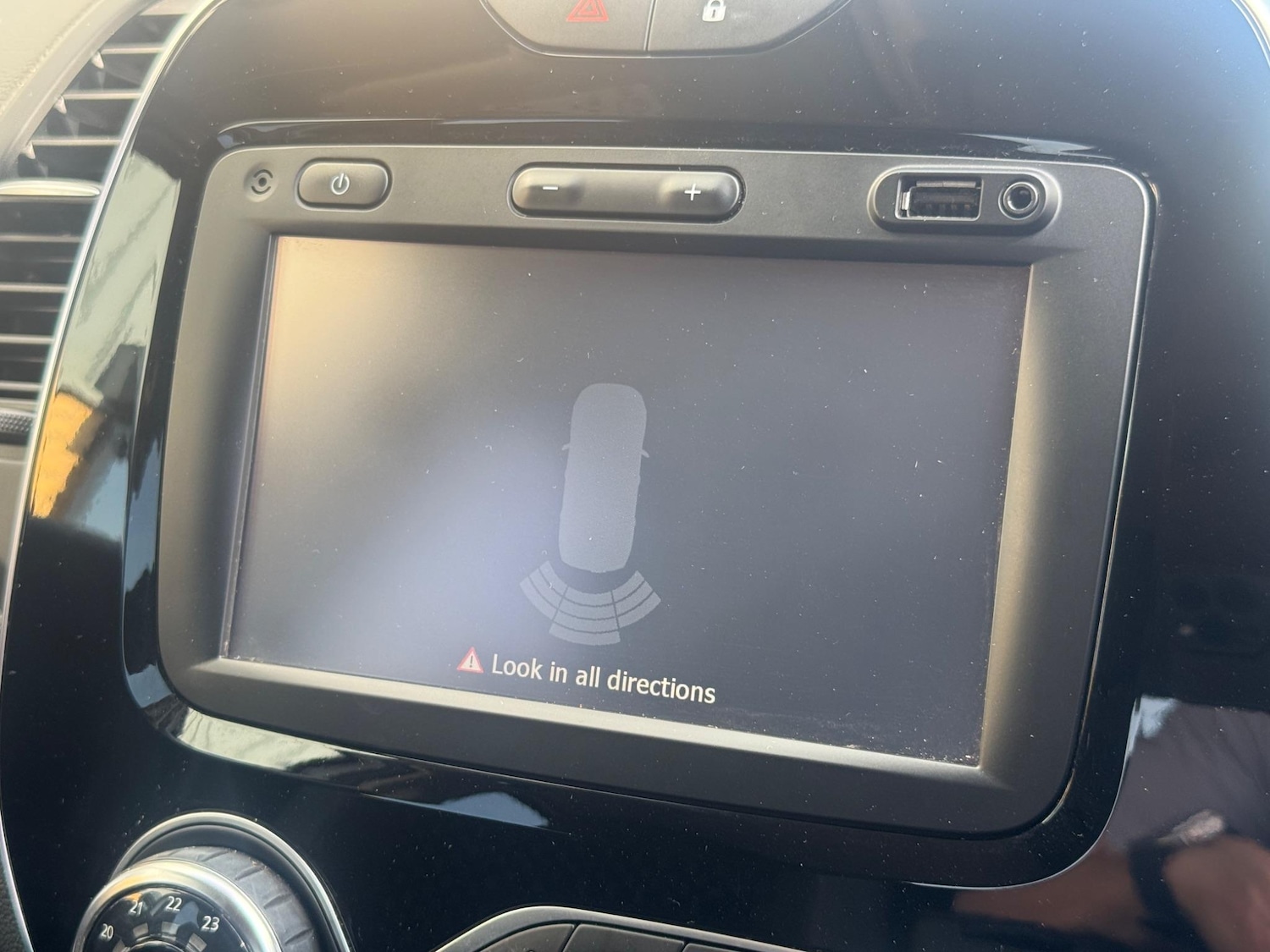 Used Renault Captur 2017 for sale - 76887202: Photo 48