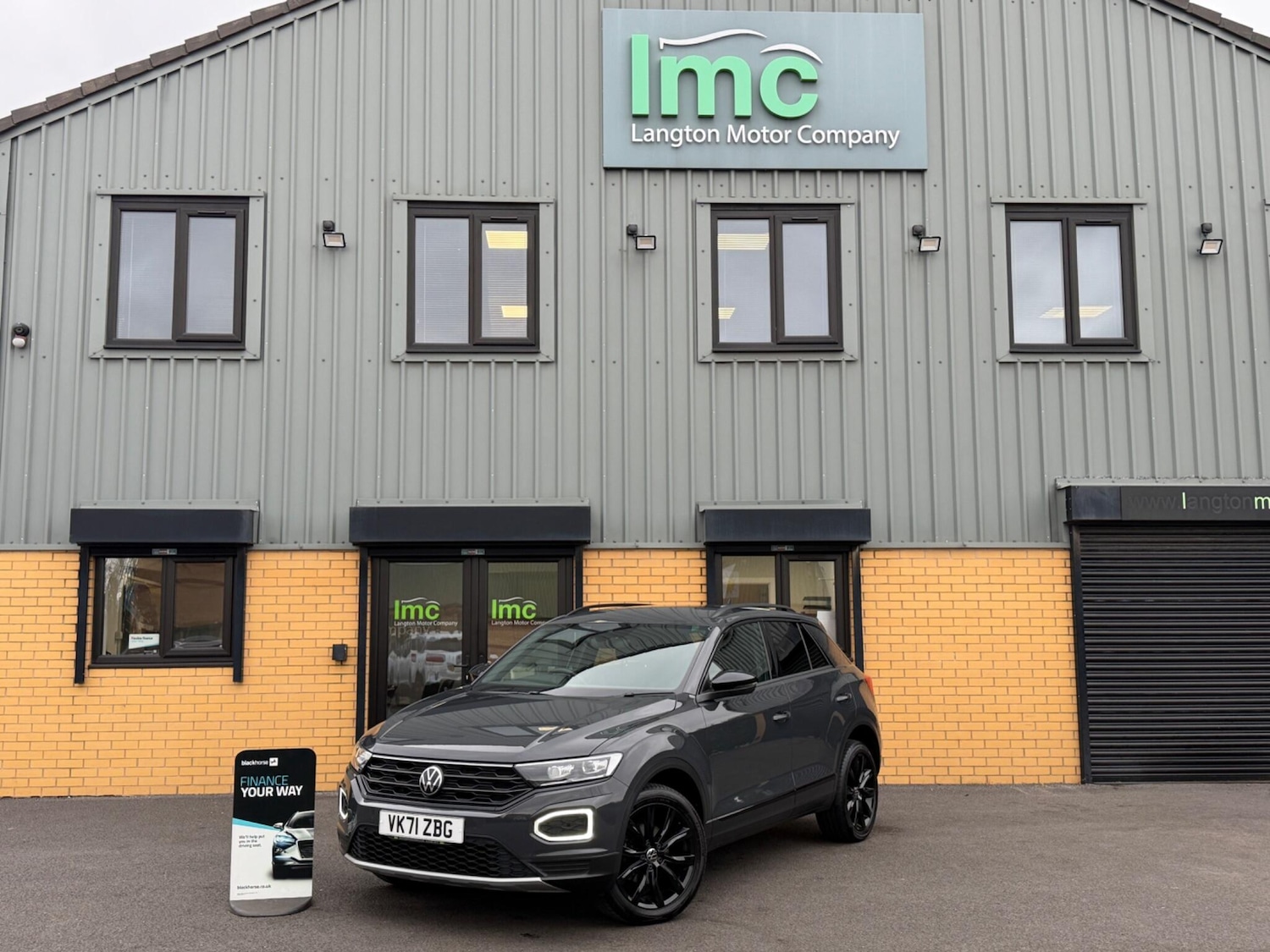 Used Volkswagen T-Roc 2022 for sale - 78007491: Photo 2