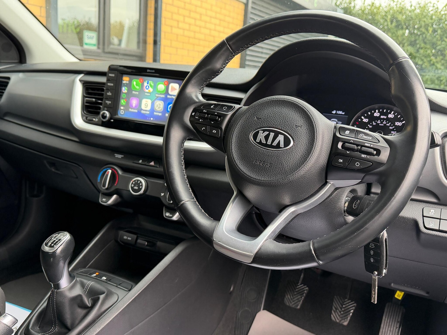 Used Kia Stonic 2018 for sale - 77156724: Photo 33