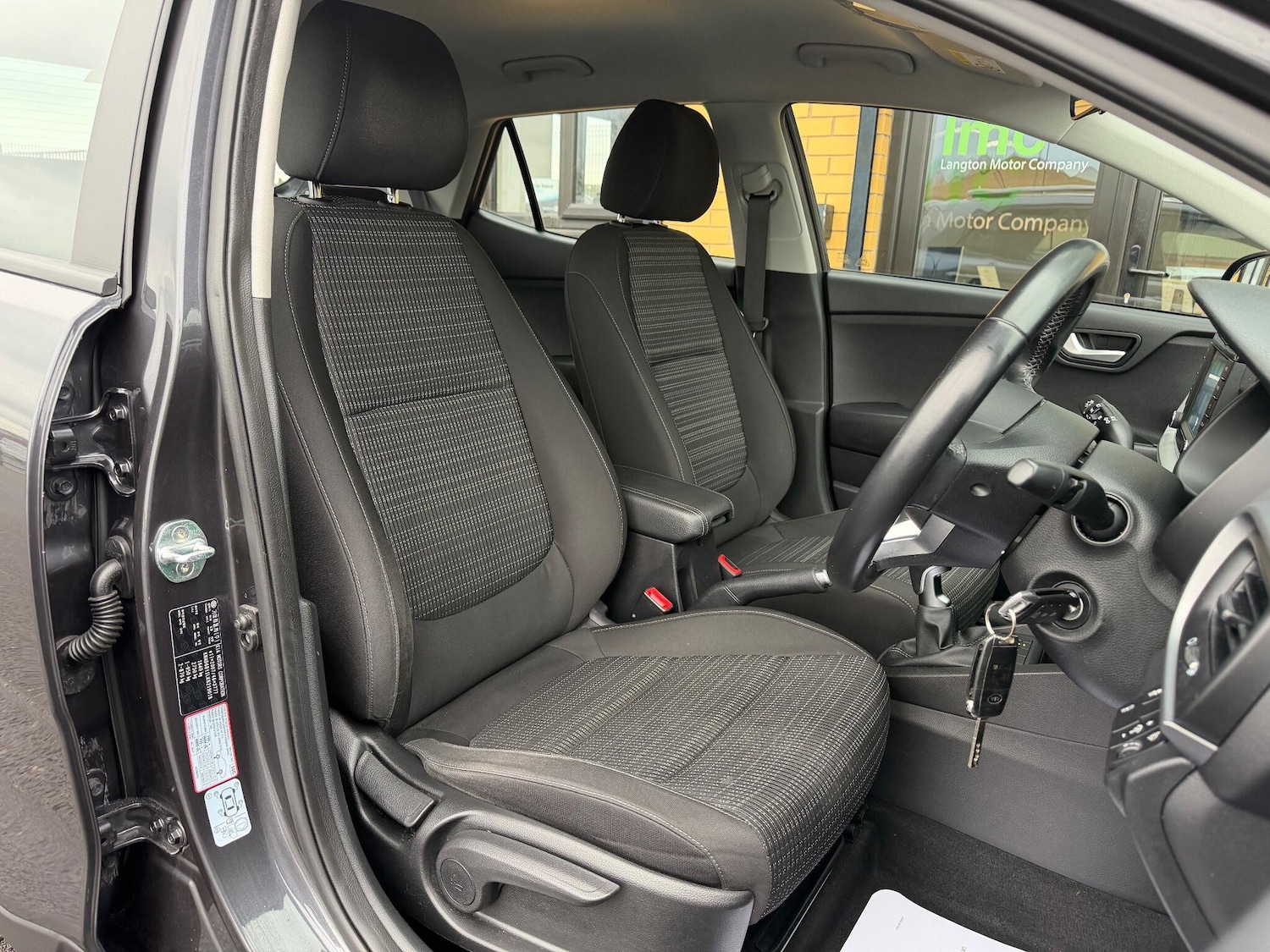 Used Kia Stonic 2018 for sale - 77156724: Photo 34