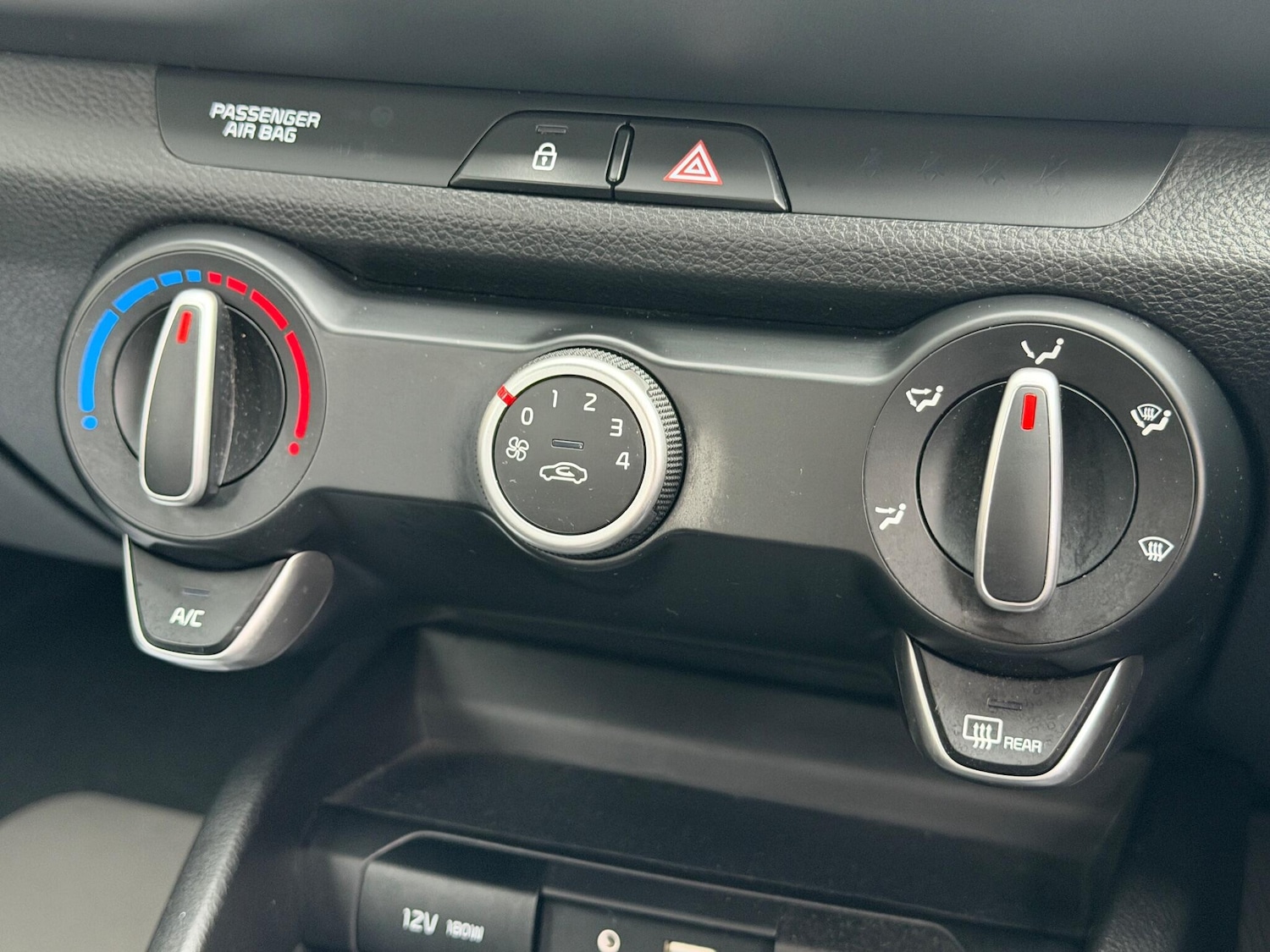 Used Kia Stonic 2018 for sale - 77156724: Photo 54