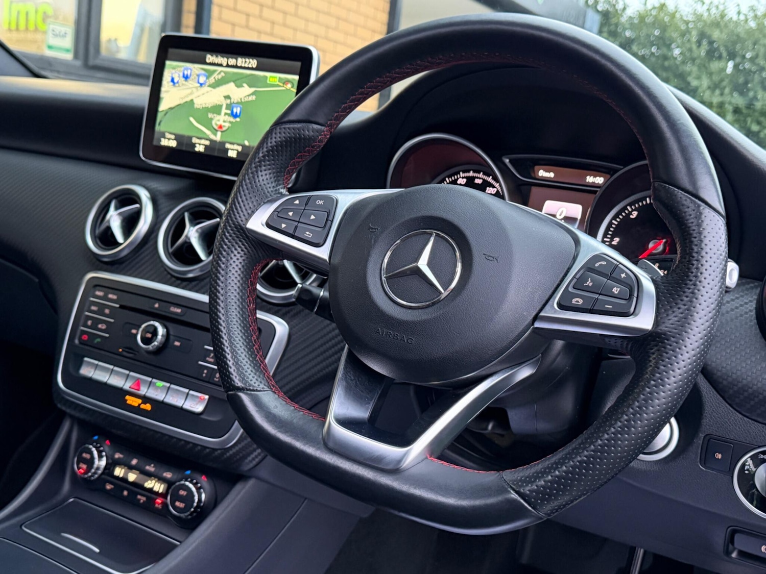 Used Mercedes-Benz A-Class 2015 for sale - 77331139: Photo 35