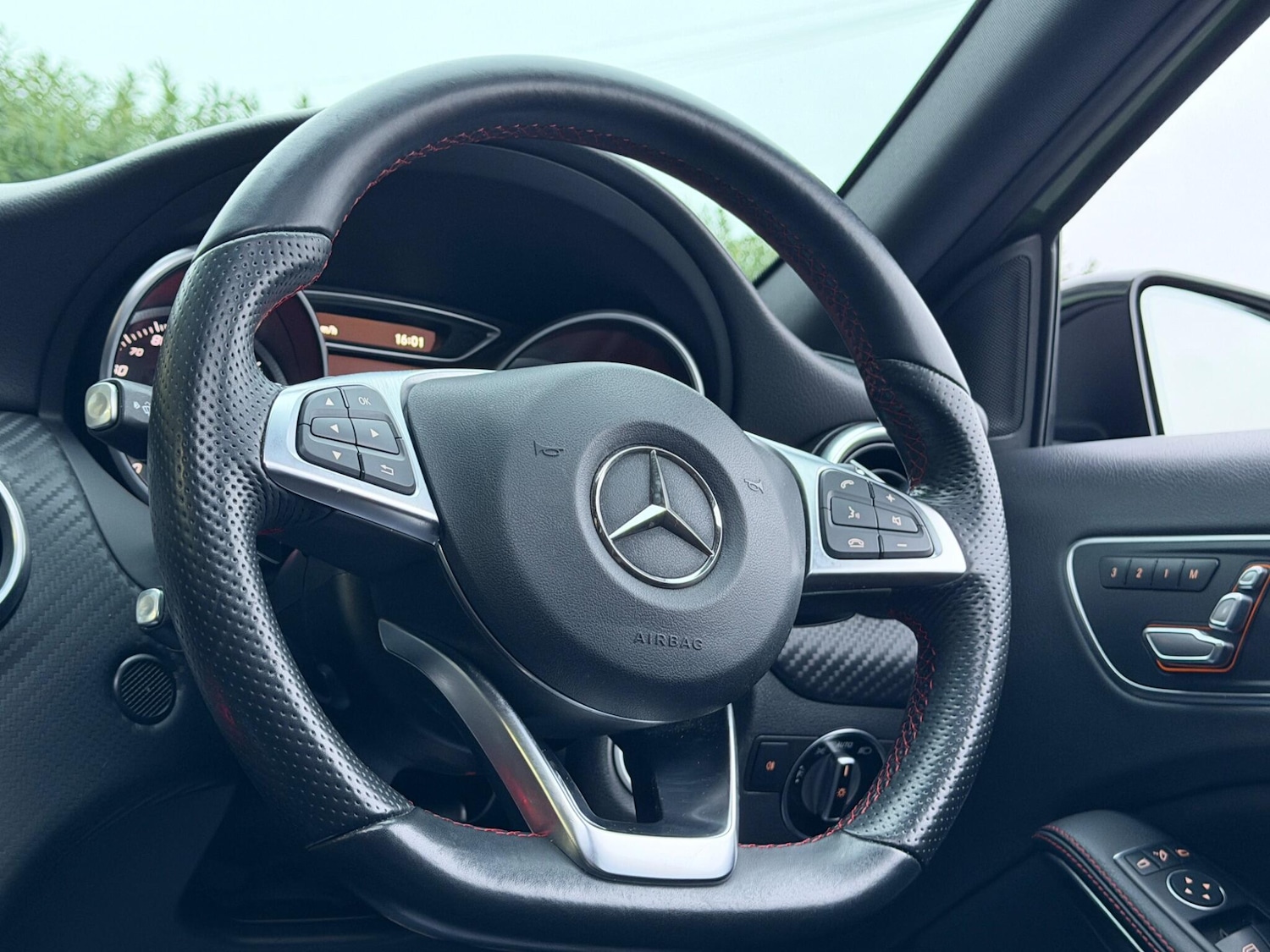 Used Mercedes-Benz A-Class 2015 for sale - 77331139: Photo 44