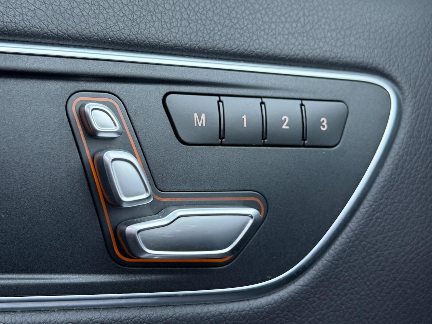 Used Mercedes-Benz A-Class 2015 for sale - 77331139: Photo 59