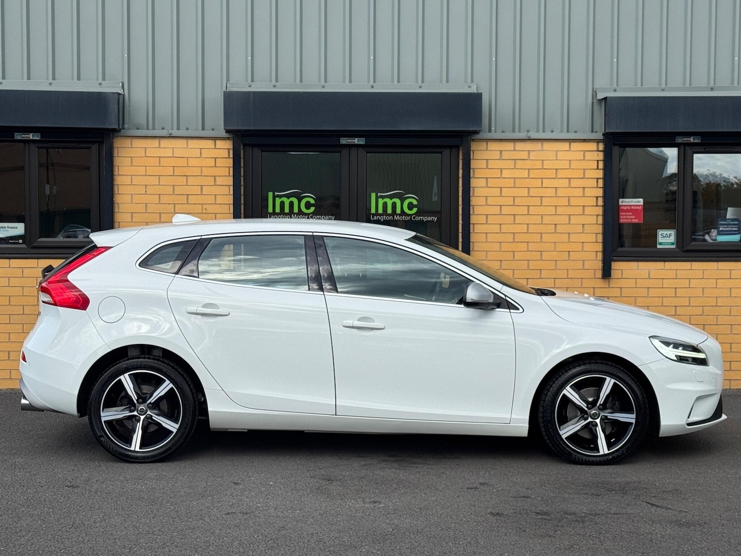 Used Volvo V40 2019 for sale - 76886117: Photo 11