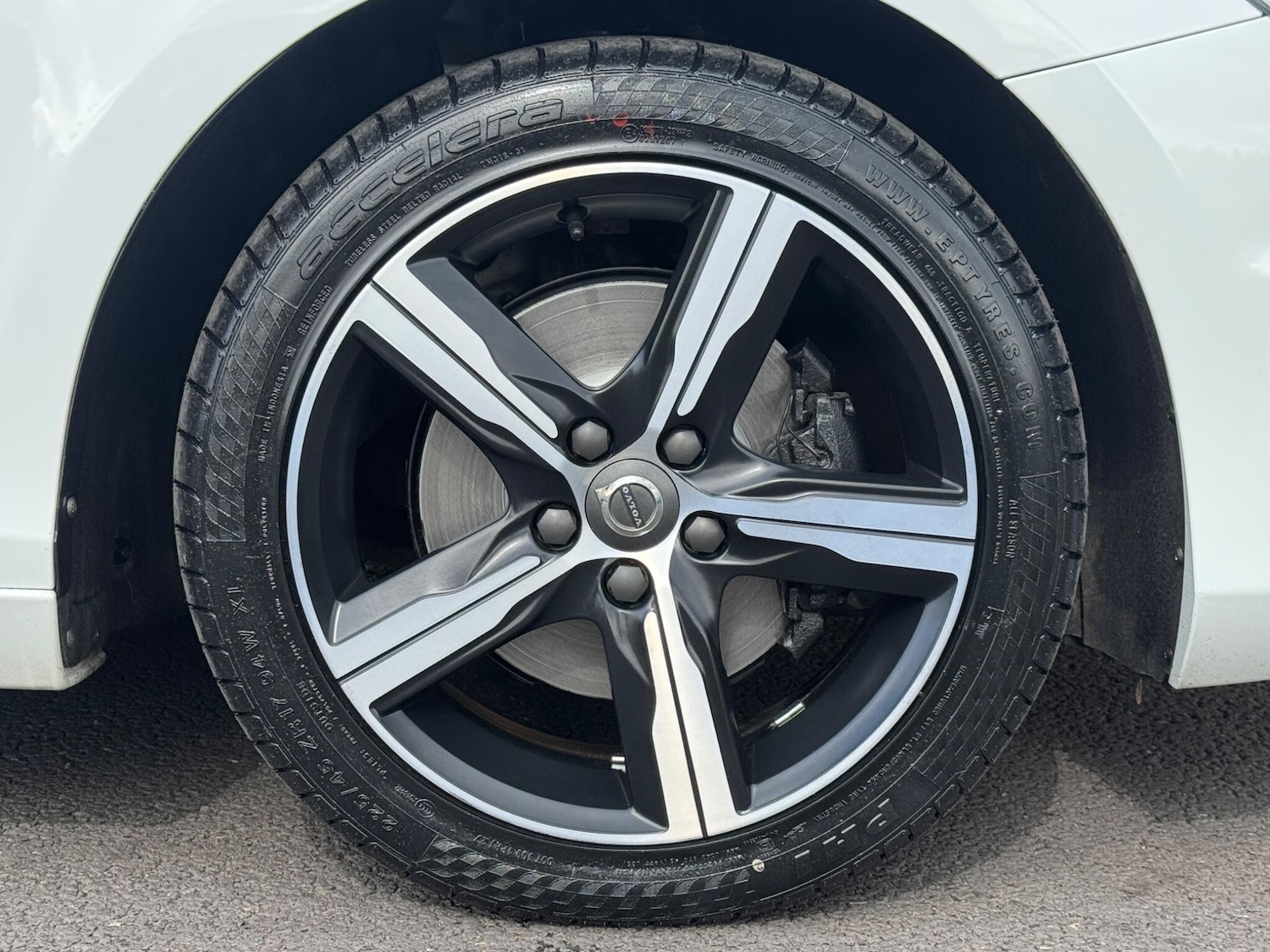 Used Volvo V40 2019 for sale - 76886117: Photo 12