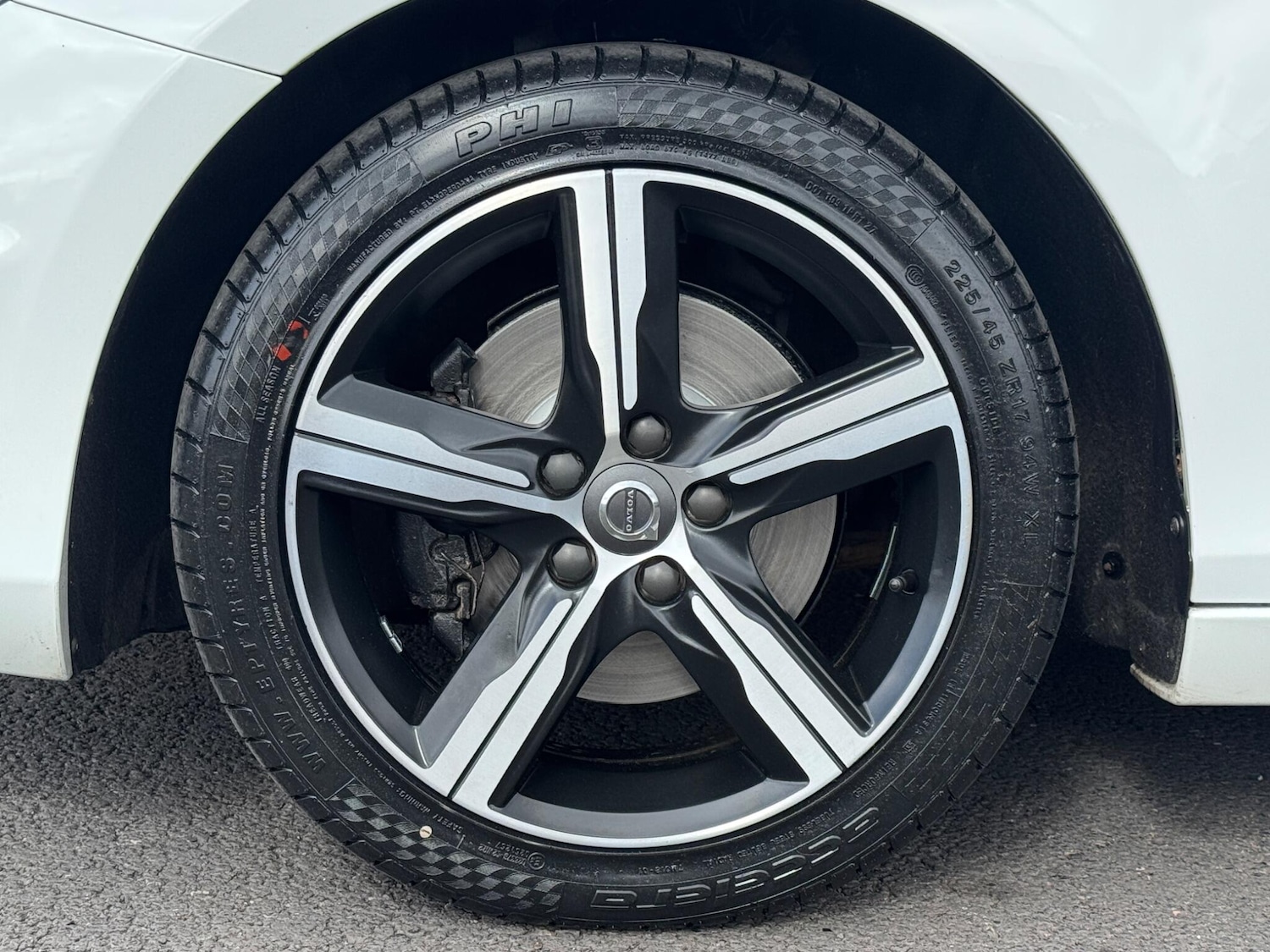 Used Volvo V40 2019 for sale - 76886117: Photo 21