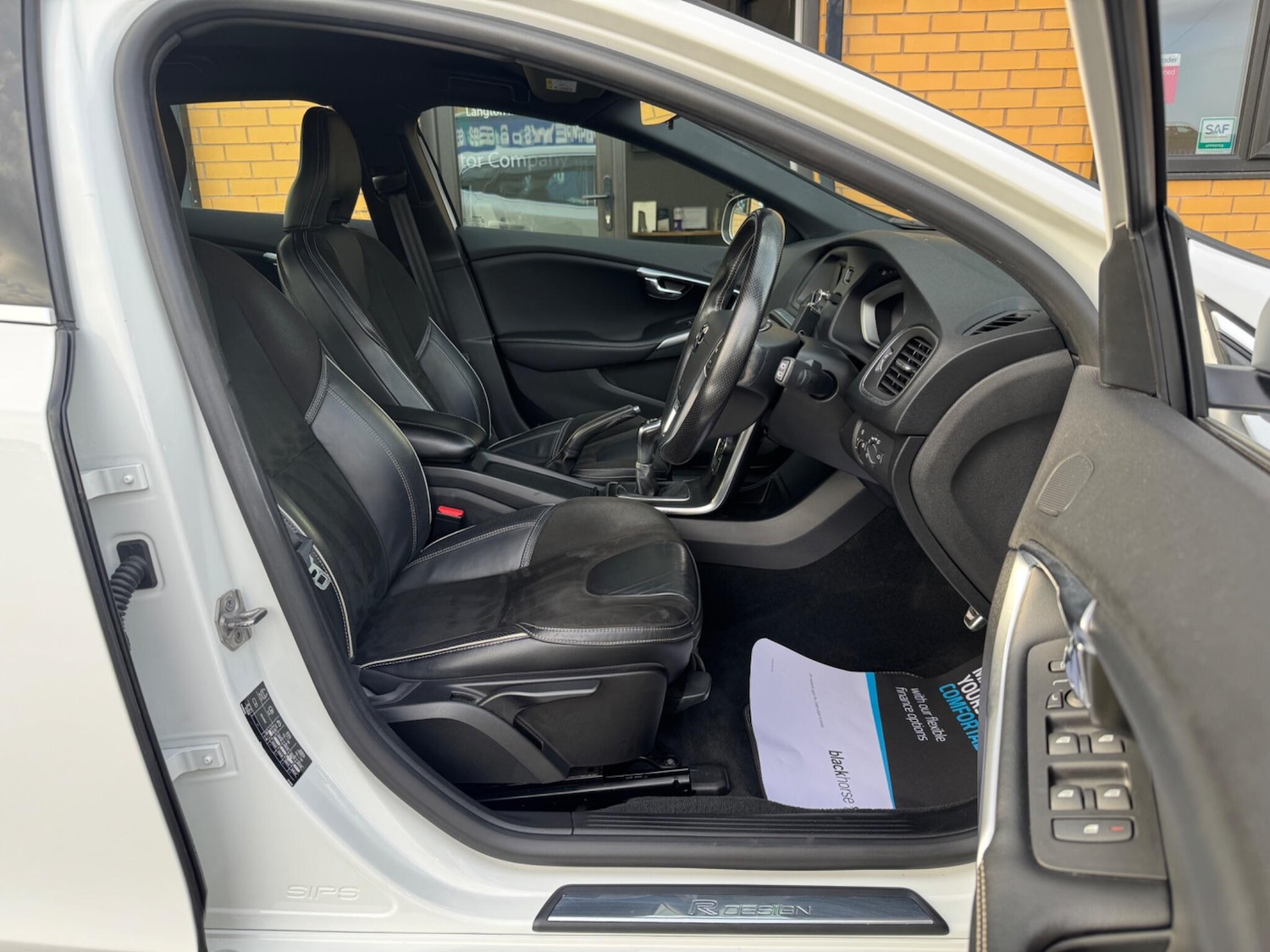 Used Volvo V40 2019 for sale - 76886117: Photo 32