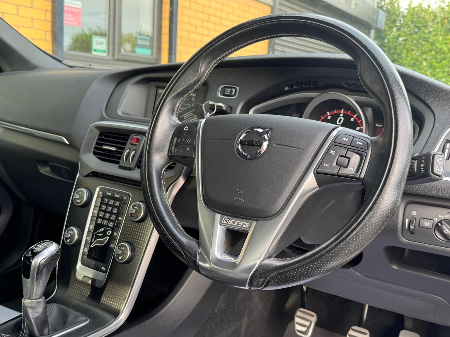 Used Volvo V40 2019 for sale - 76886117: Photo 33