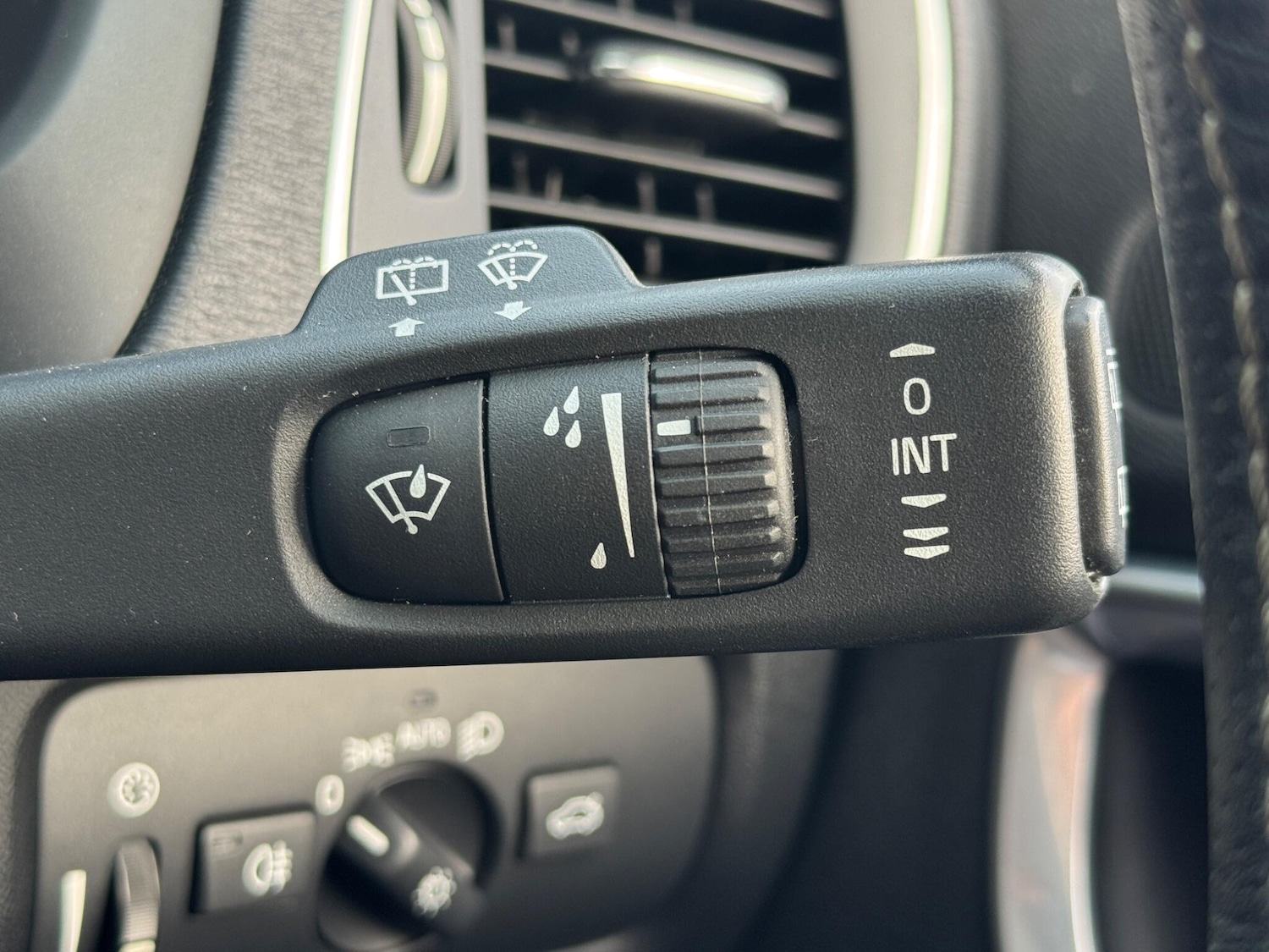 Used Volvo V40 2019 for sale - 76886117: Photo 43