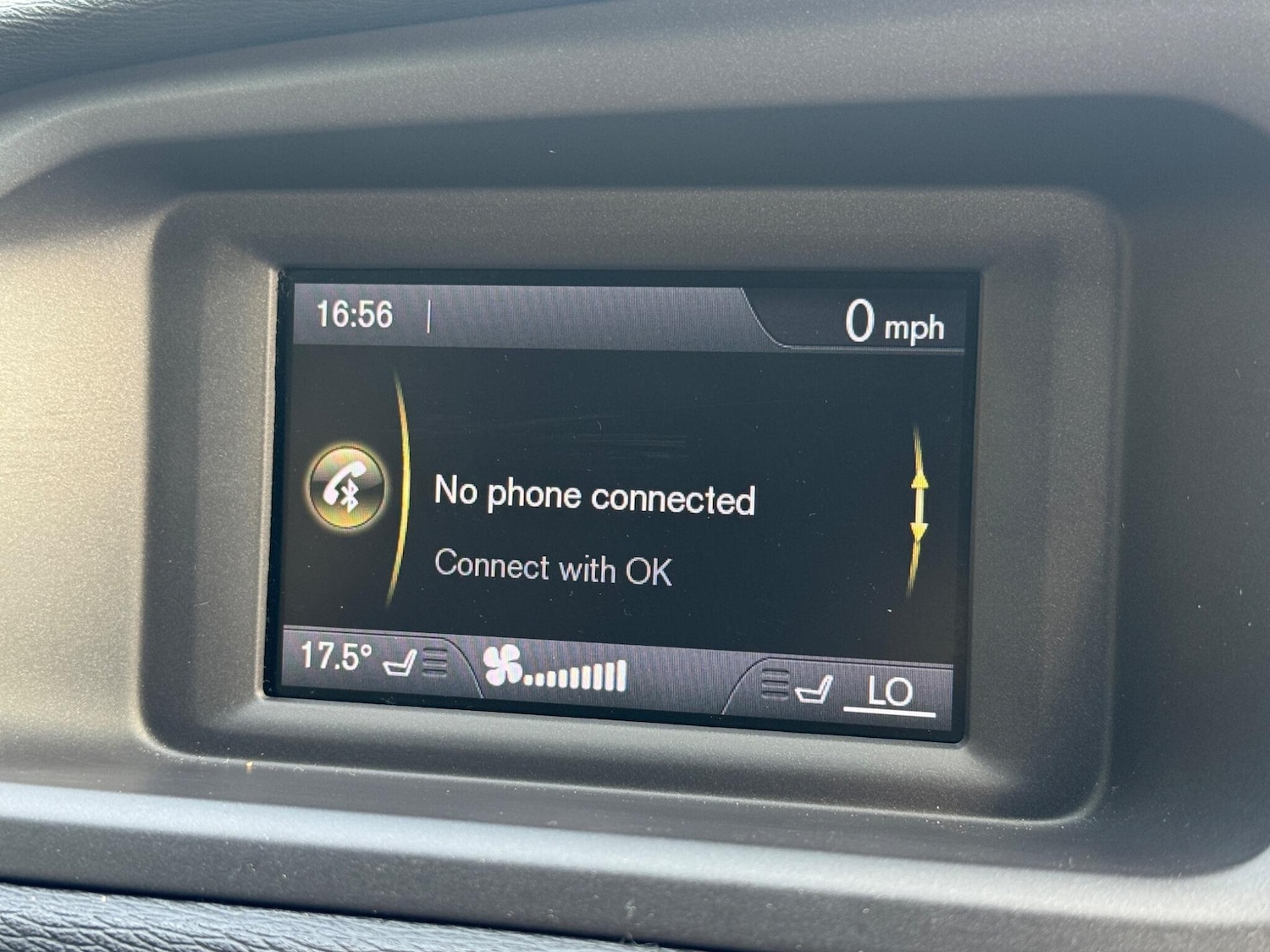 Used Volvo V40 2019 for sale - 76886117: Photo 45