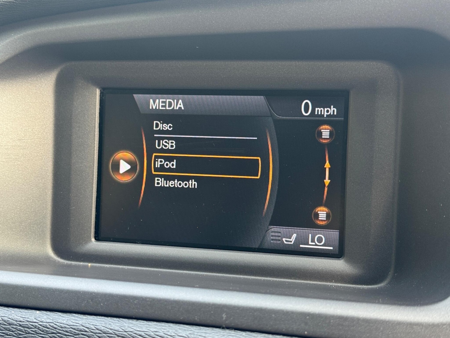 Used Volvo V40 2019 for sale - 76886117: Photo 46