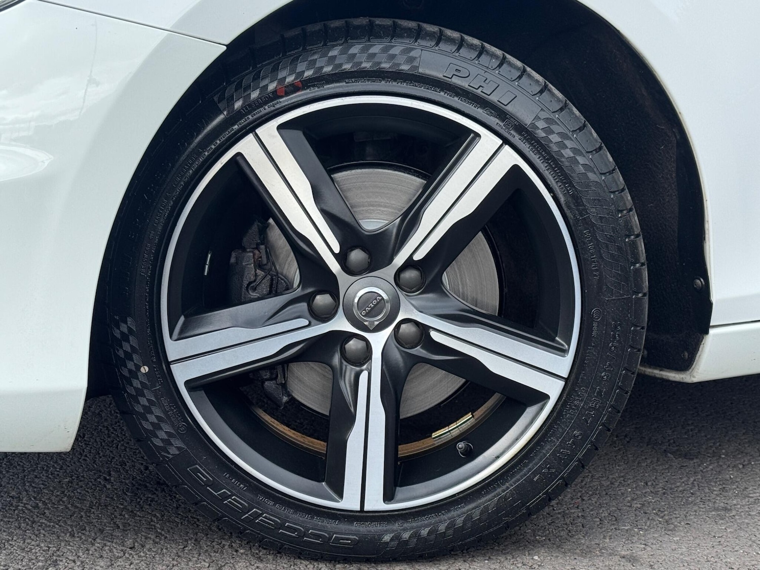 Used Volvo V40 2019 for sale - 76886117: Photo 5