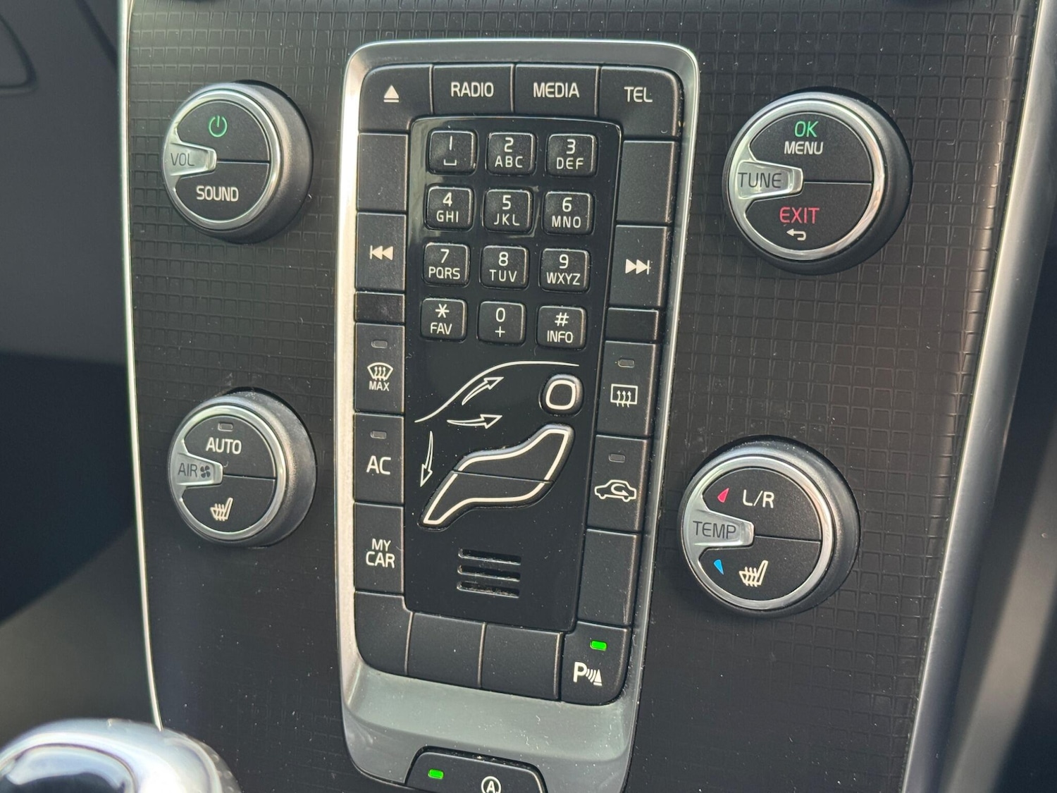 Used Volvo V40 2019 for sale - 76886117: Photo 51