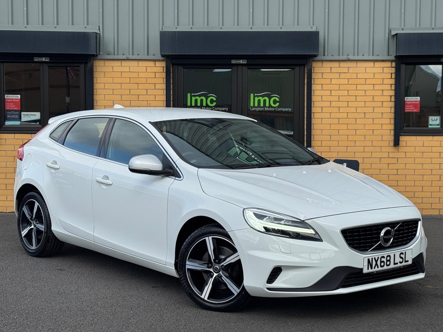 Used Volvo V40 2019 for sale - 76886117: Photo 8