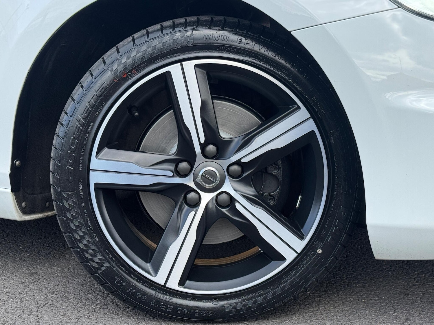 Used Volvo V40 2019 for sale - 76886117: Photo 9