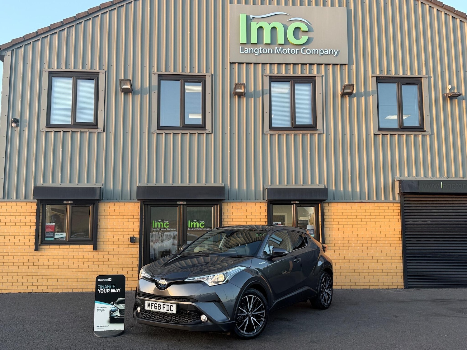 Used Toyota C-HR for sale - 76887456: Photo 2