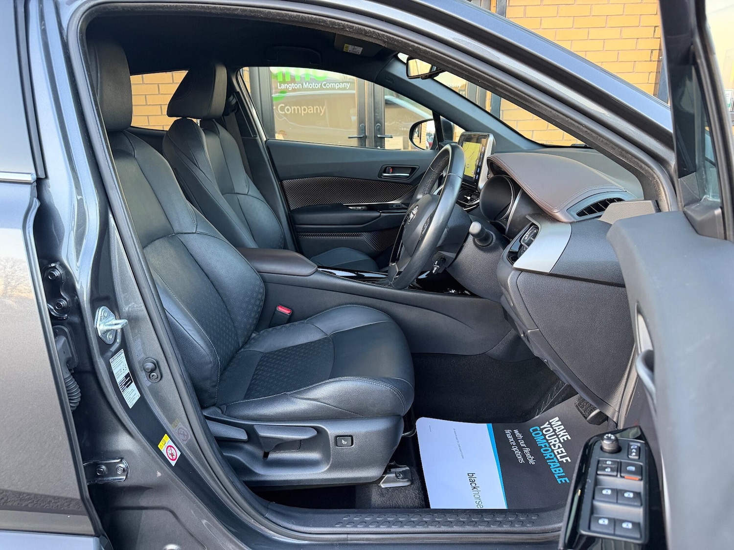 Used Toyota C-HR for sale - 76887456: Photo 34