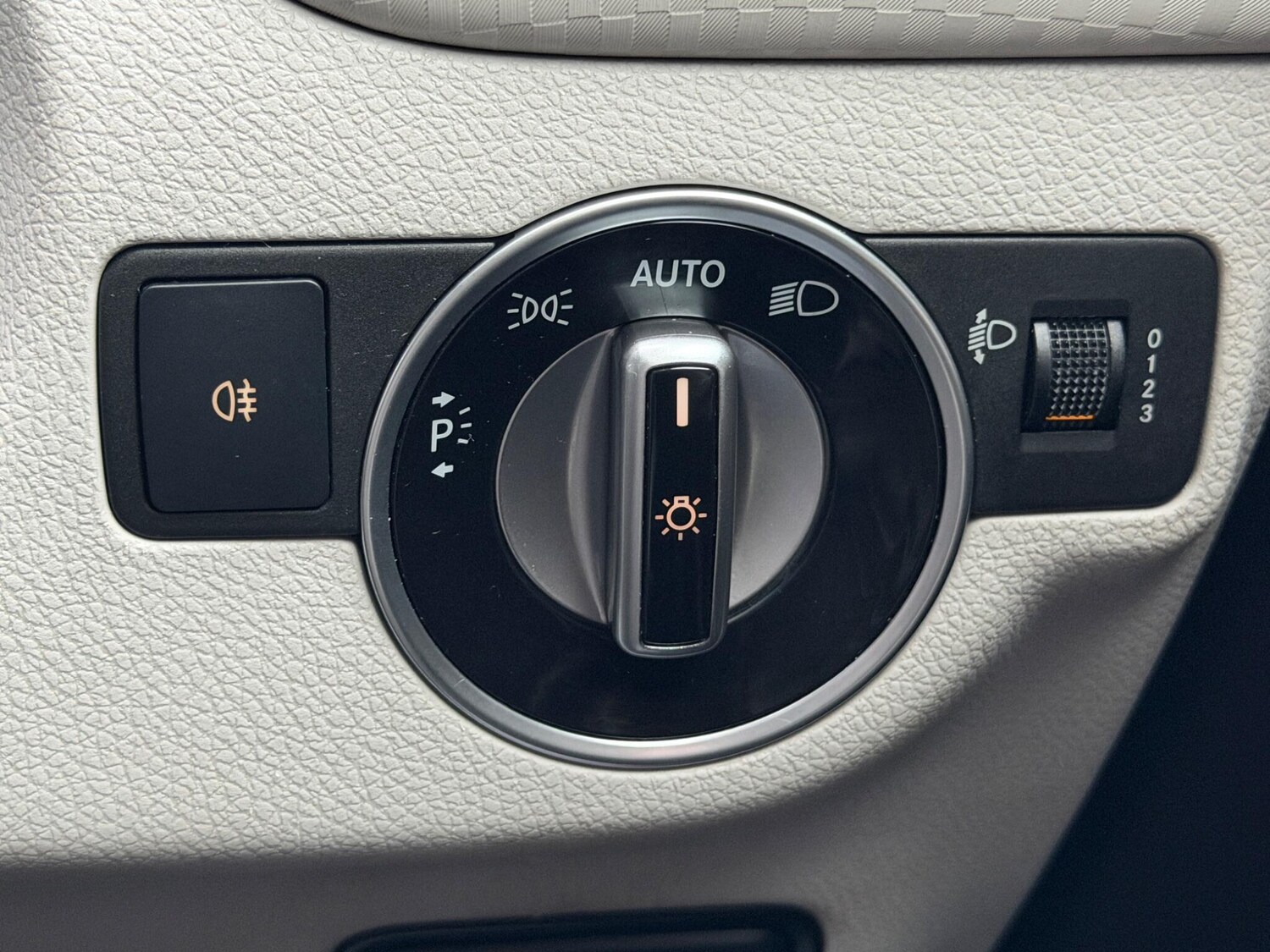 Used Mercedes-Benz A-Class 2016 for sale - 77468137: Photo 58