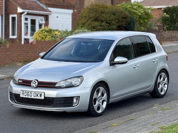 Used Volkswagen Golf 2010 for sale - 76130379: Photo