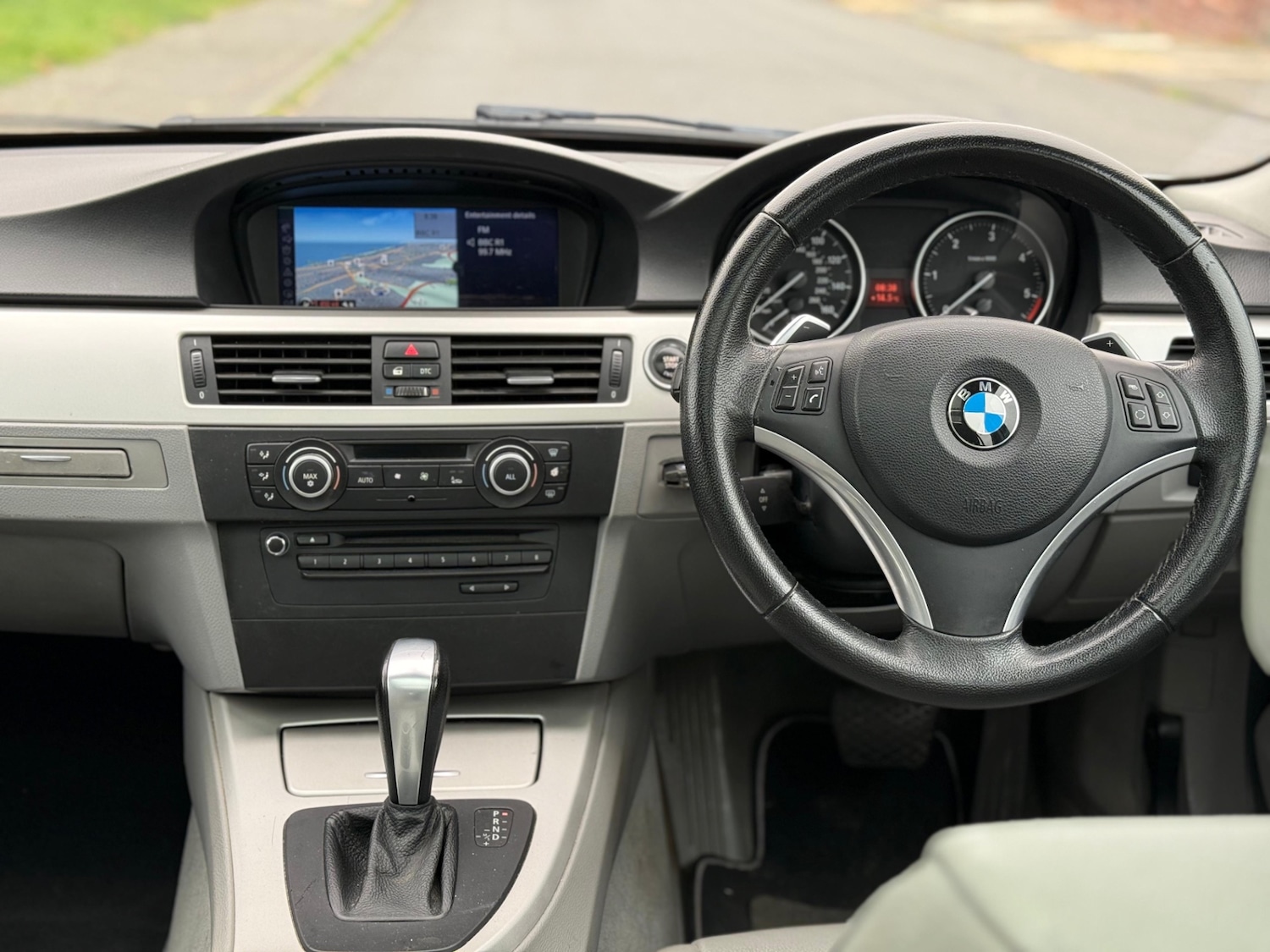 Used BMW 3 Series 2010 for sale - 76192137: Photo 18