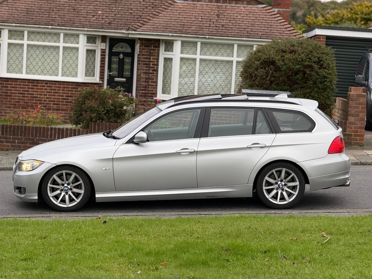 Used BMW 3 Series 2010 for sale - 76192137: Photo 6