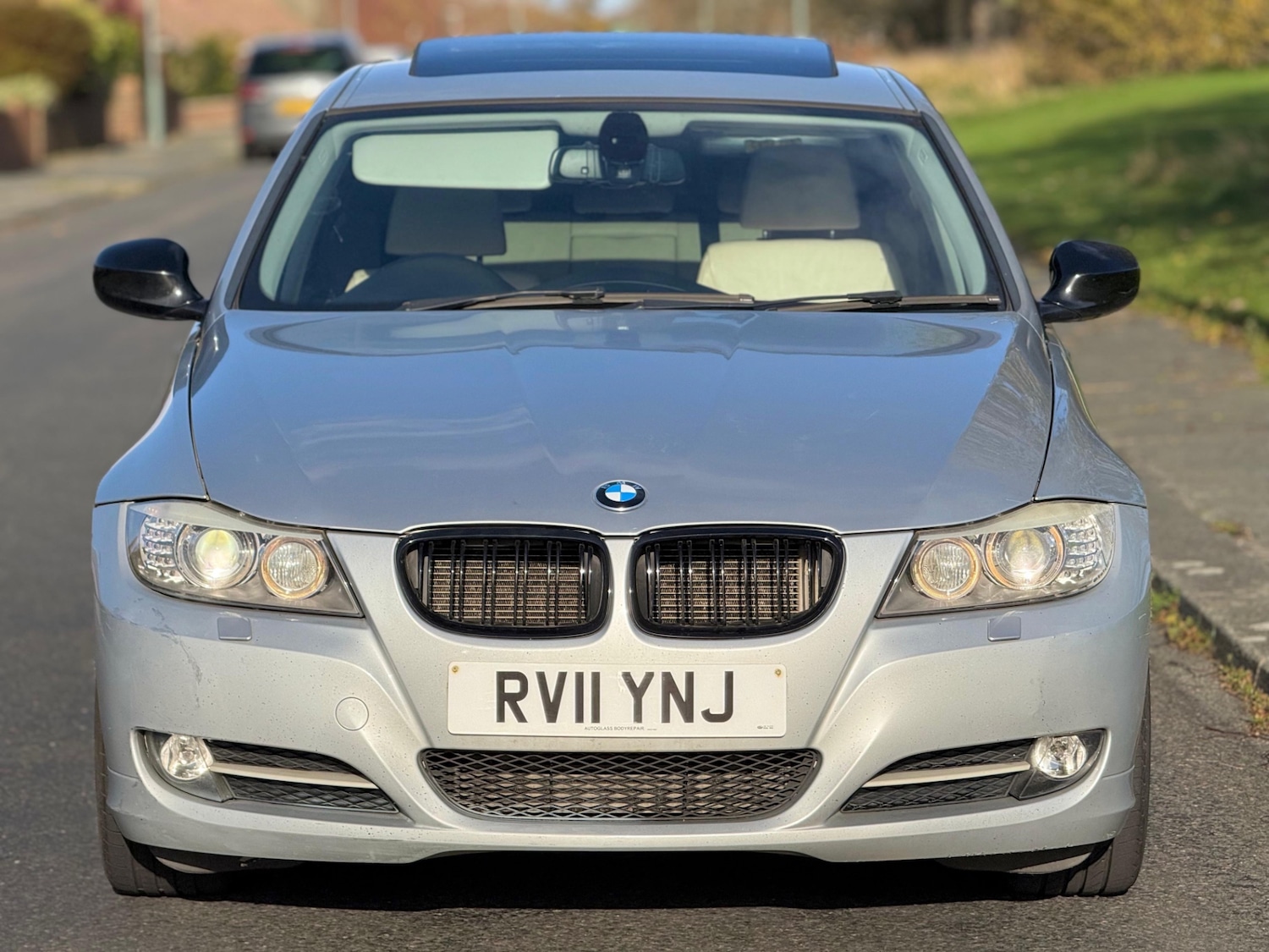 Used BMW 3 Series 2011 for sale - 76440055: Photo 2