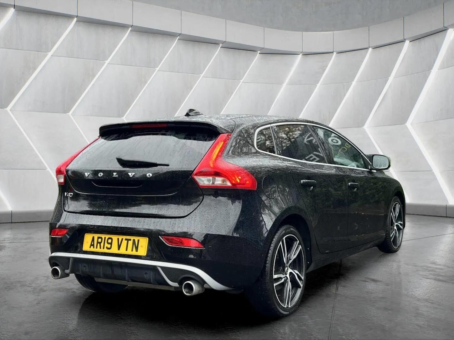 Used Volvo V40 2019 for sale - 76566621: Photo 14