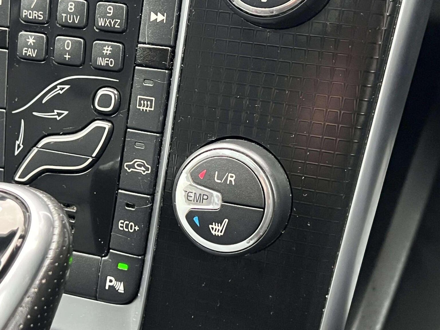 Used Volvo V40 2019 for sale - 76566621: Photo 32