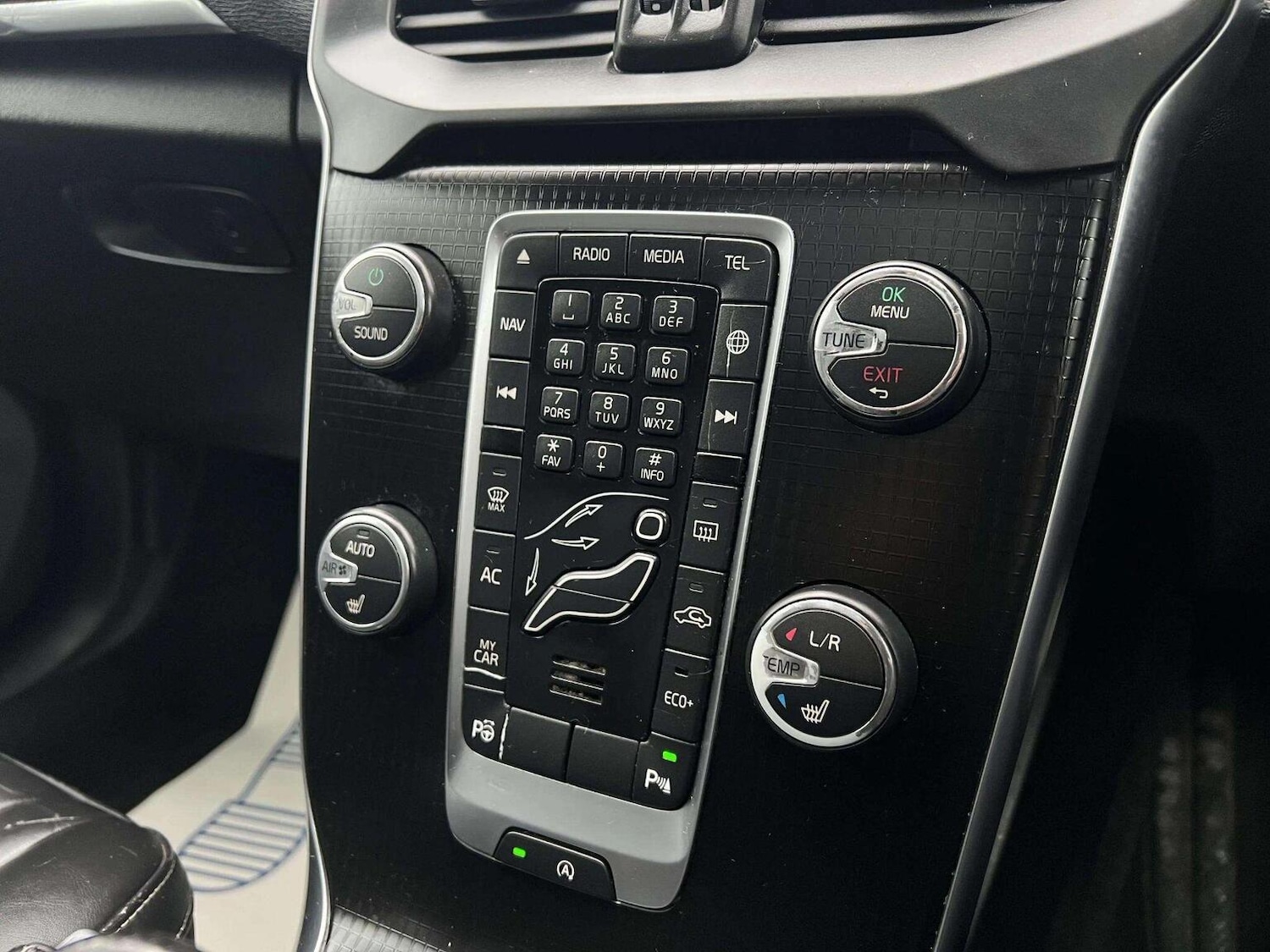 Used Volvo V40 2019 for sale - 76566621: Photo 33