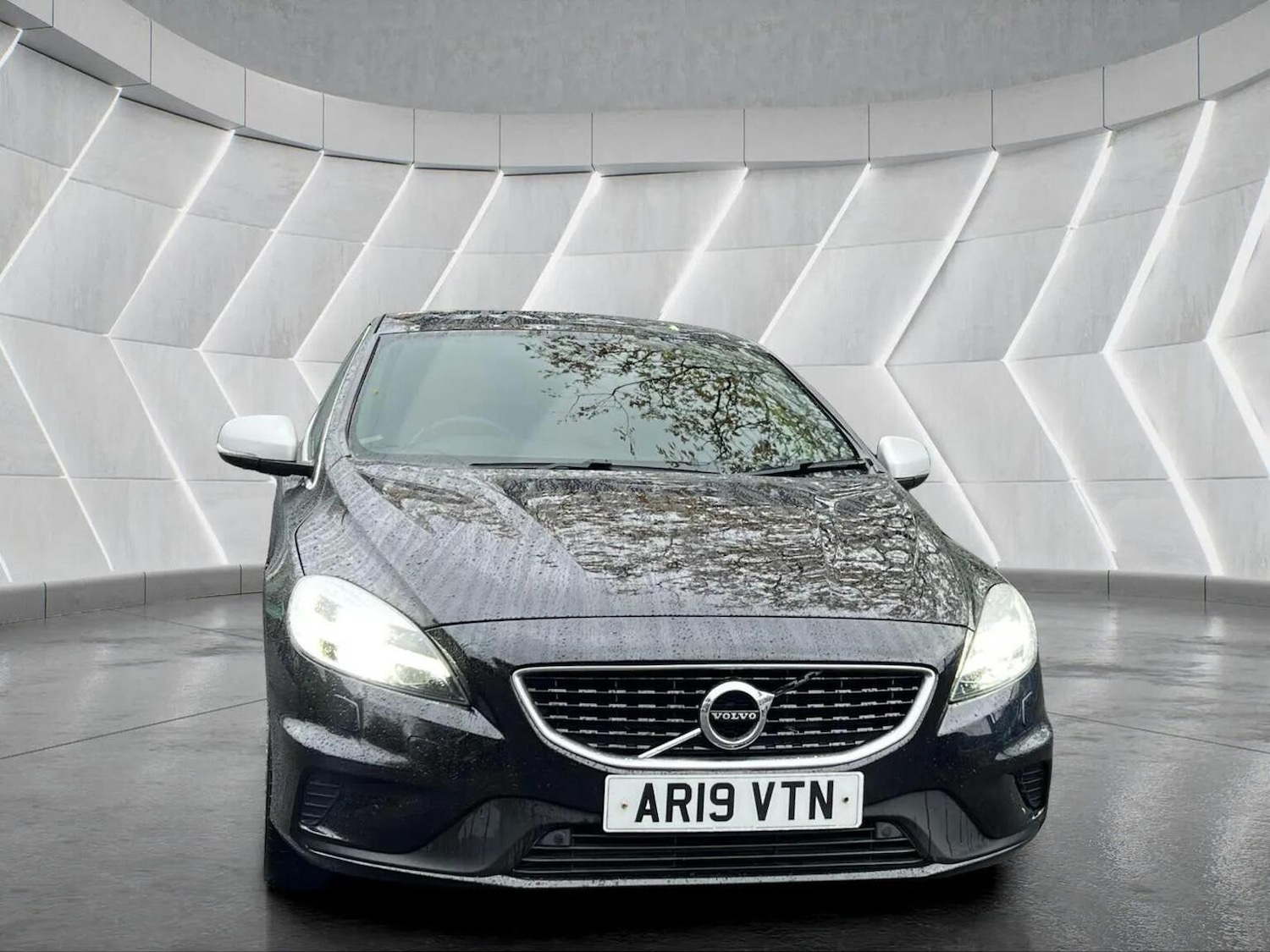 Used Volvo V40 2019 for sale - 76566621: Photo 4