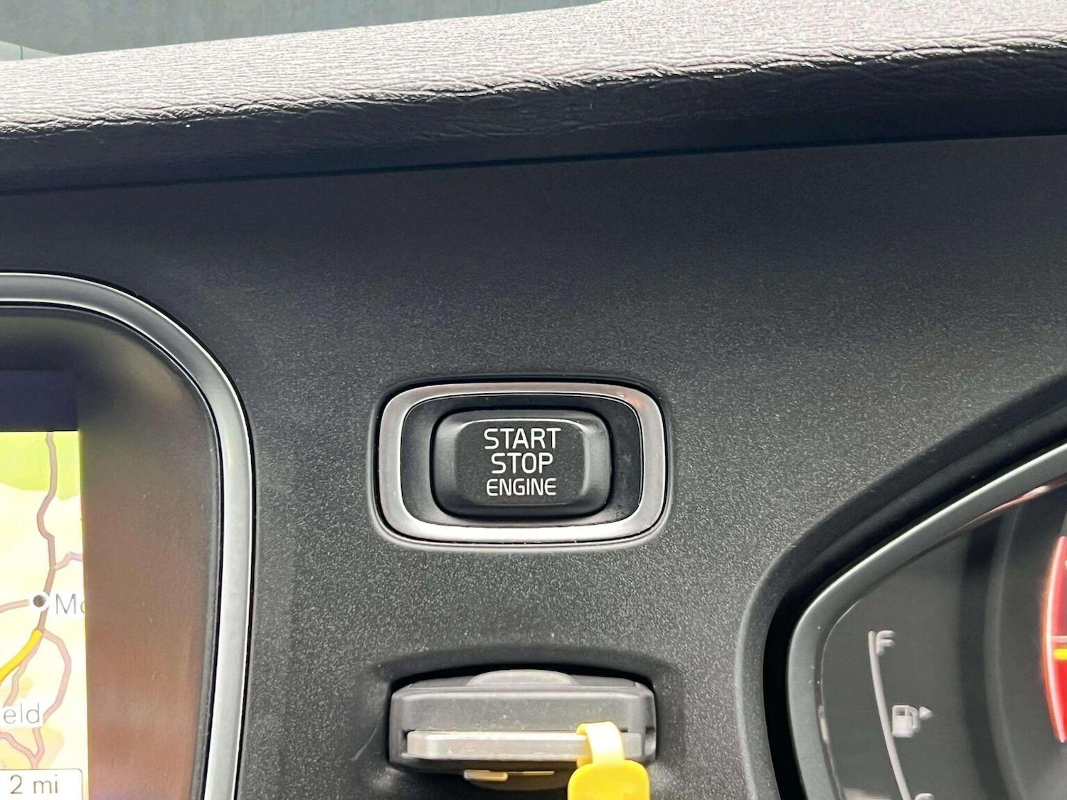 Used Volvo V40 2019 for sale - 76566621: Photo 40