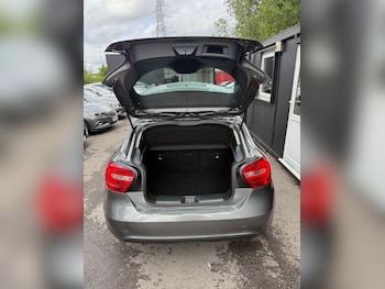 Used Mercedes-Benz A-Class 2015 for sale - 75391205: Photo