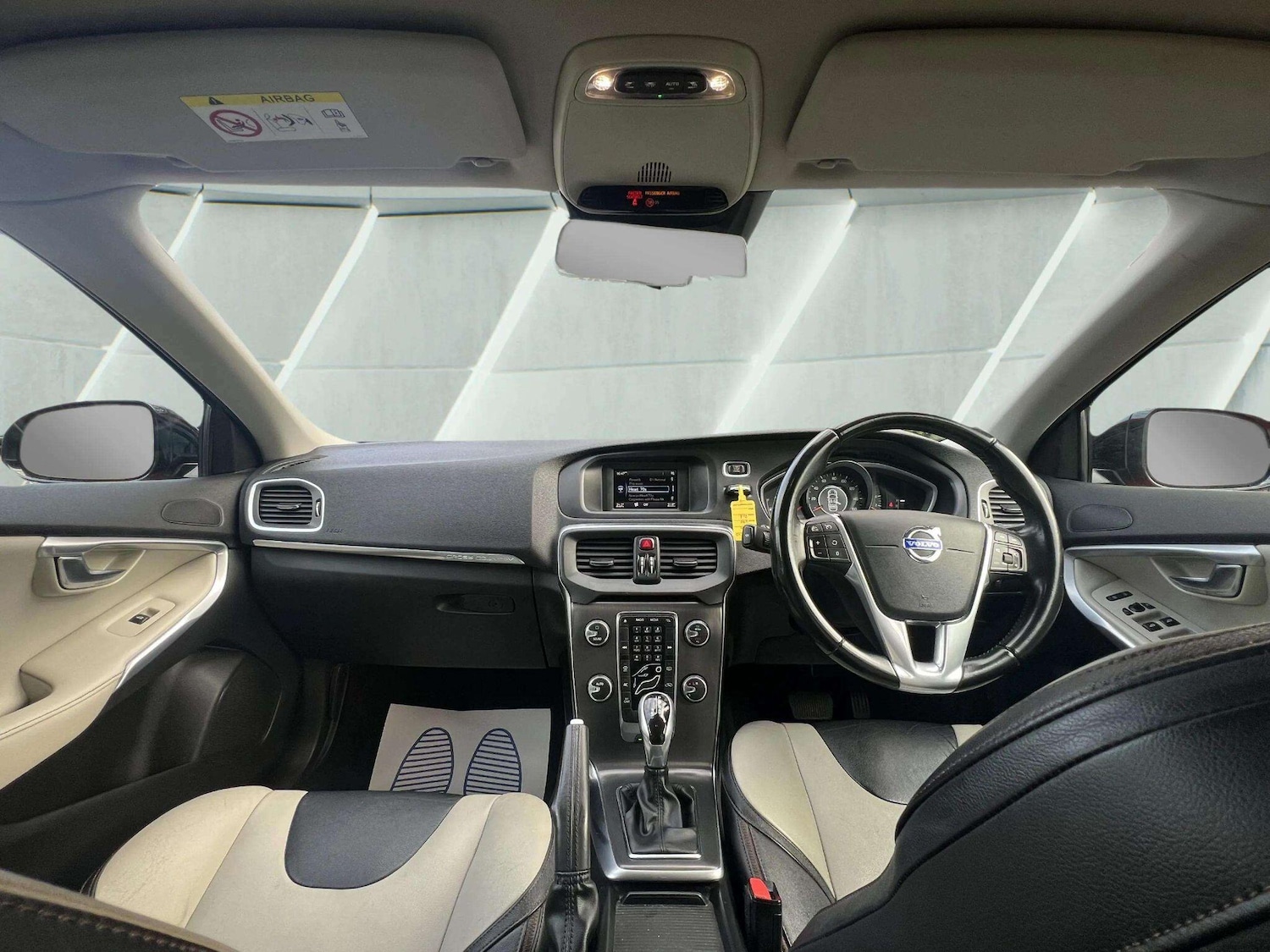 Used Volvo V40 2014 for sale - 76598459: Photo 25