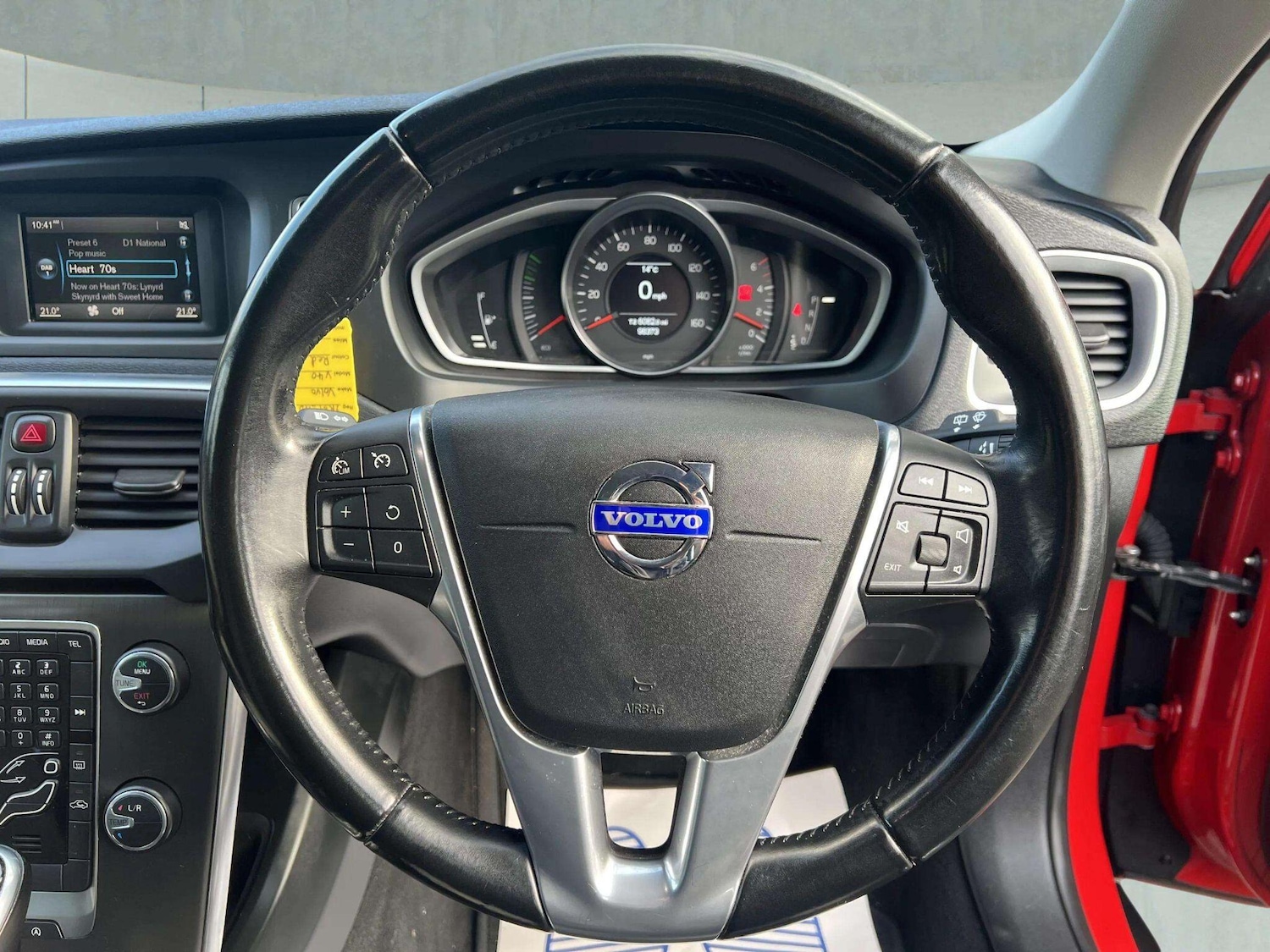 Used Volvo V40 2014 for sale - 76598459: Photo 26