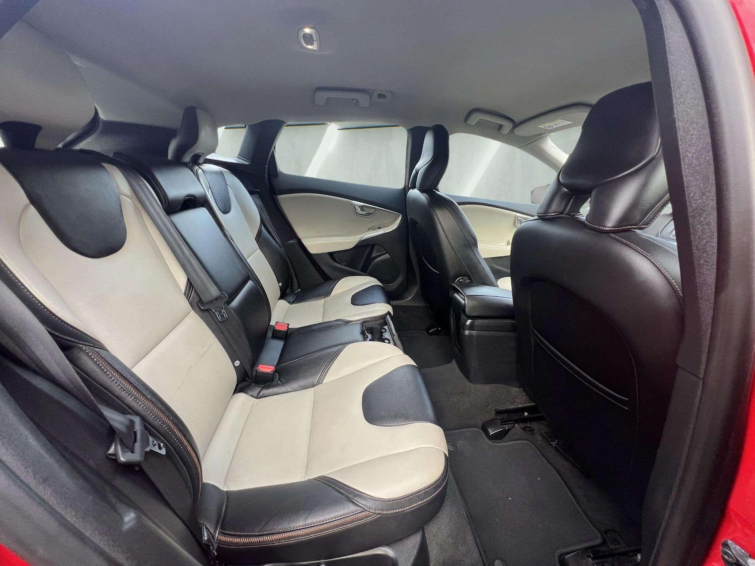 Used Volvo V40 2014 for sale - 76598459: Photo 42