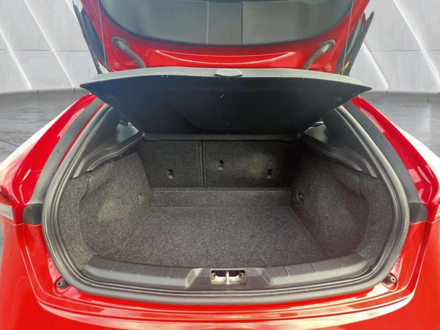 Used Volvo V40 2014 for sale - 76598459: Photo 44