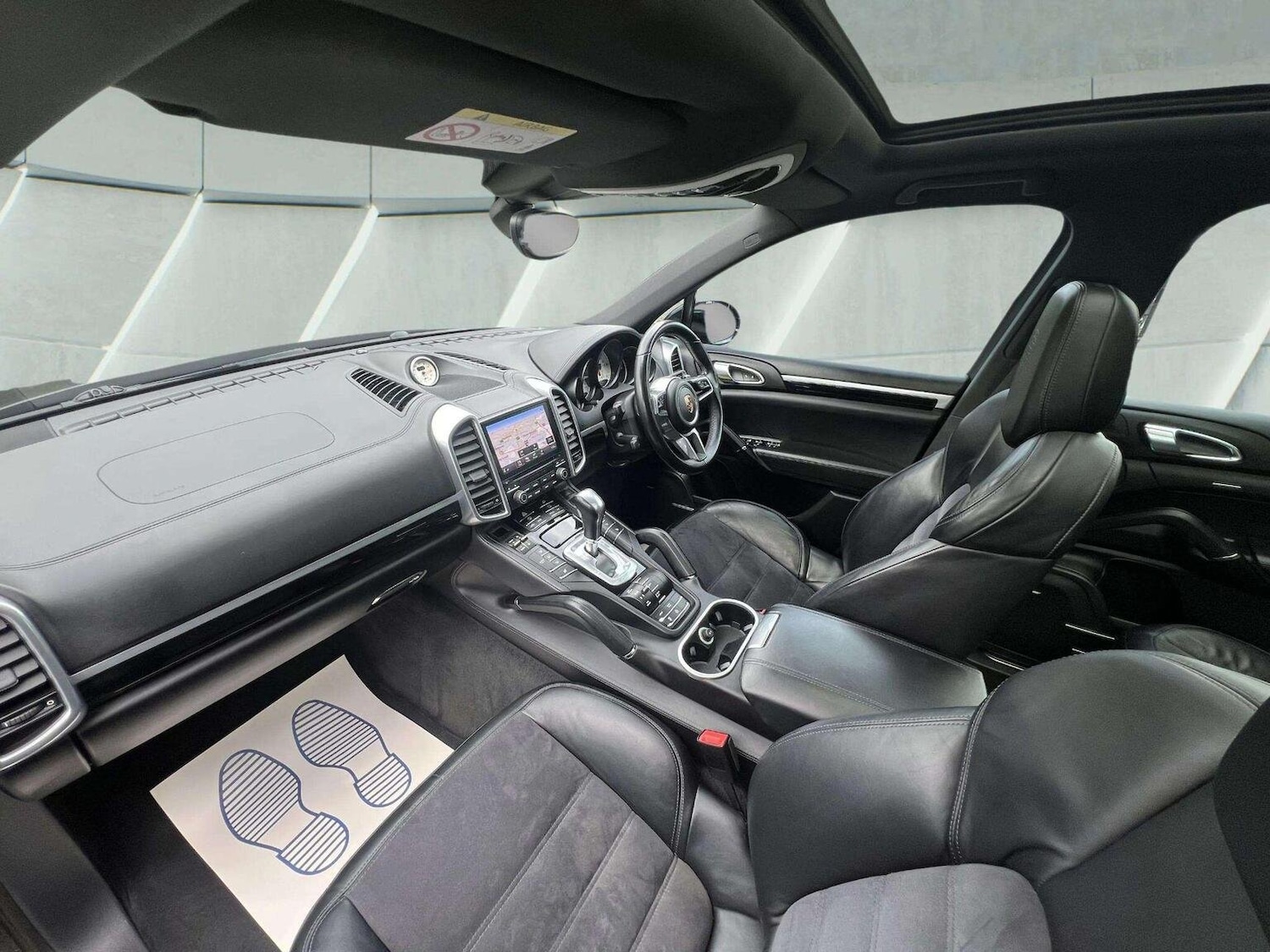 Used Porsche Cayenne 2017 for sale - 76566658: Photo 50