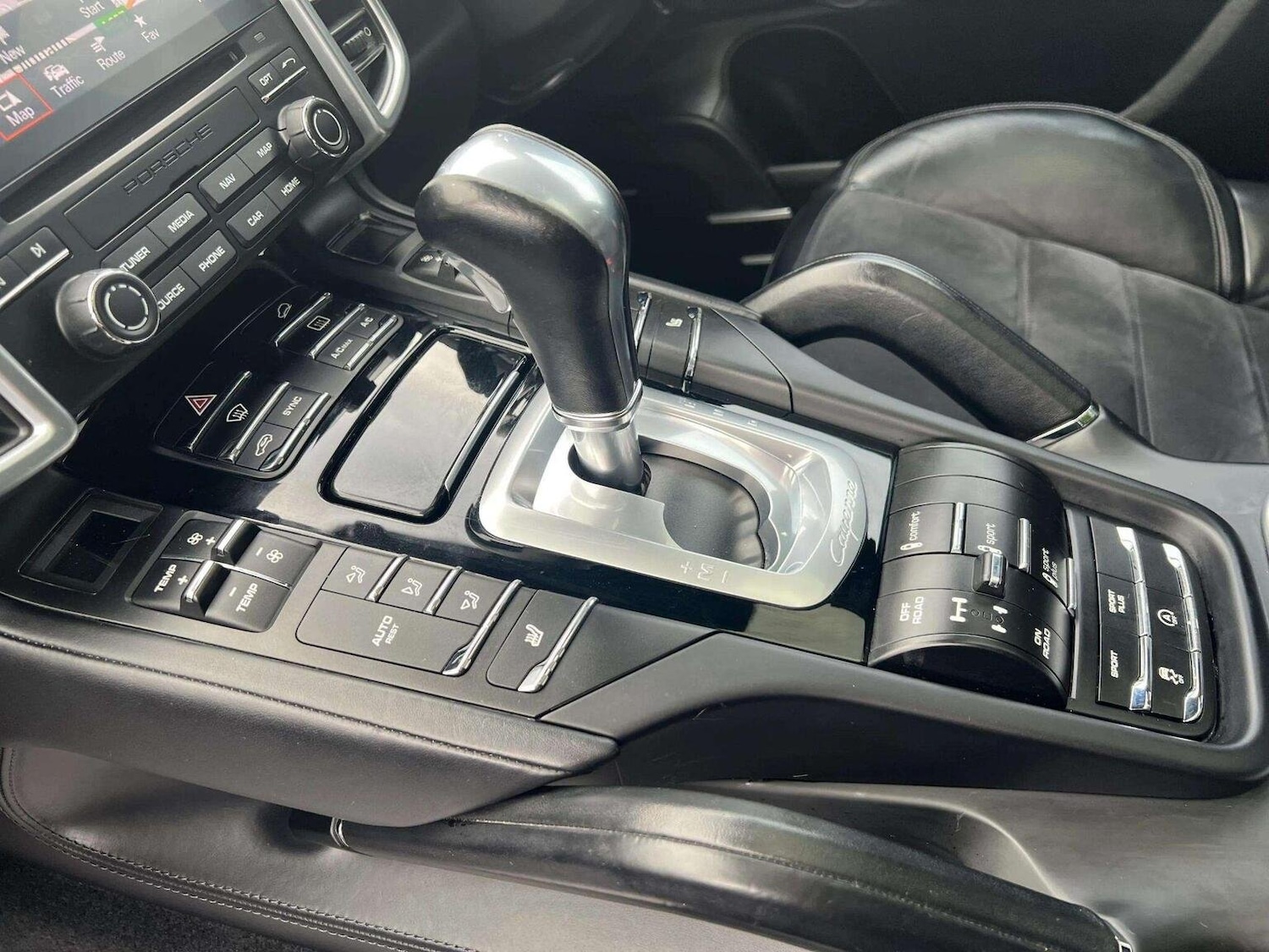 Used Porsche Cayenne 2017 for sale - 76566658: Photo 54