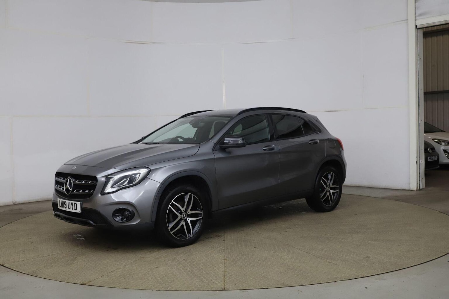 Used Mercedes-Benz GLA 2019 for sale - 76566656: Photo 2