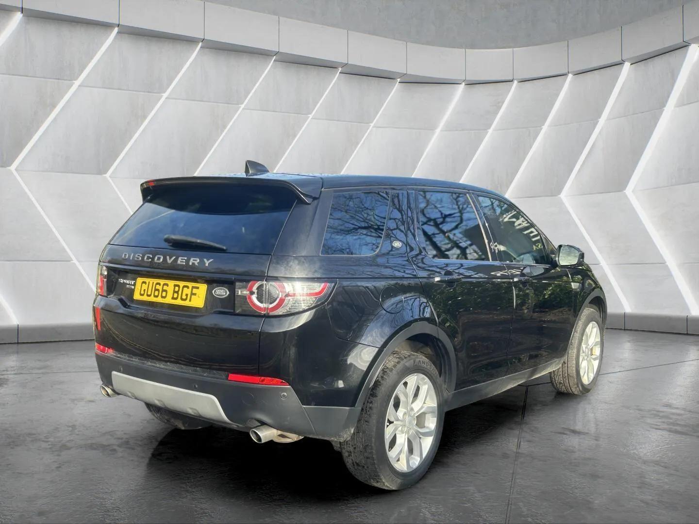 Used Land Rover Discovery Sport 2016 for sale - 76688988: Photo 15